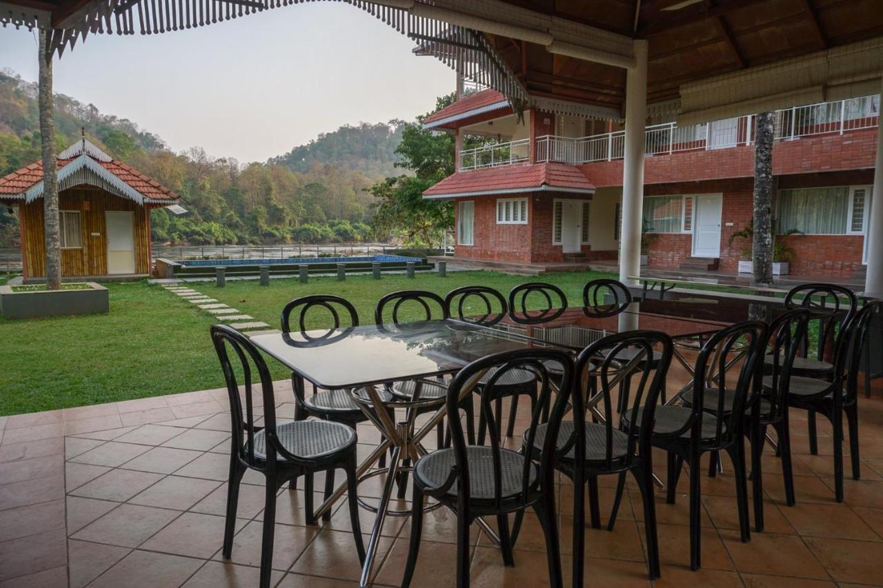 Willow Heights Athirappilly Buitenkant foto