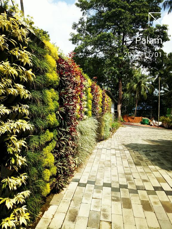 Willow Heights Athirappilly Buitenkant foto