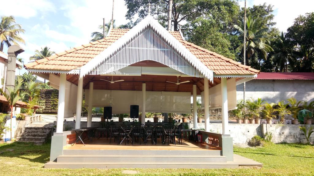 Willow Heights Athirappilly Buitenkant foto