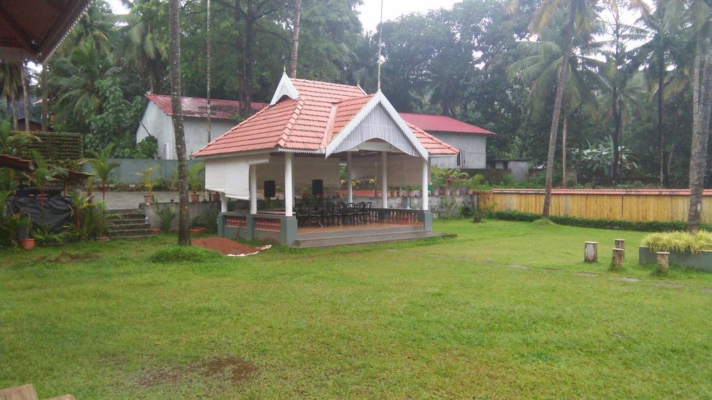 Willow Heights Athirappilly Buitenkant foto