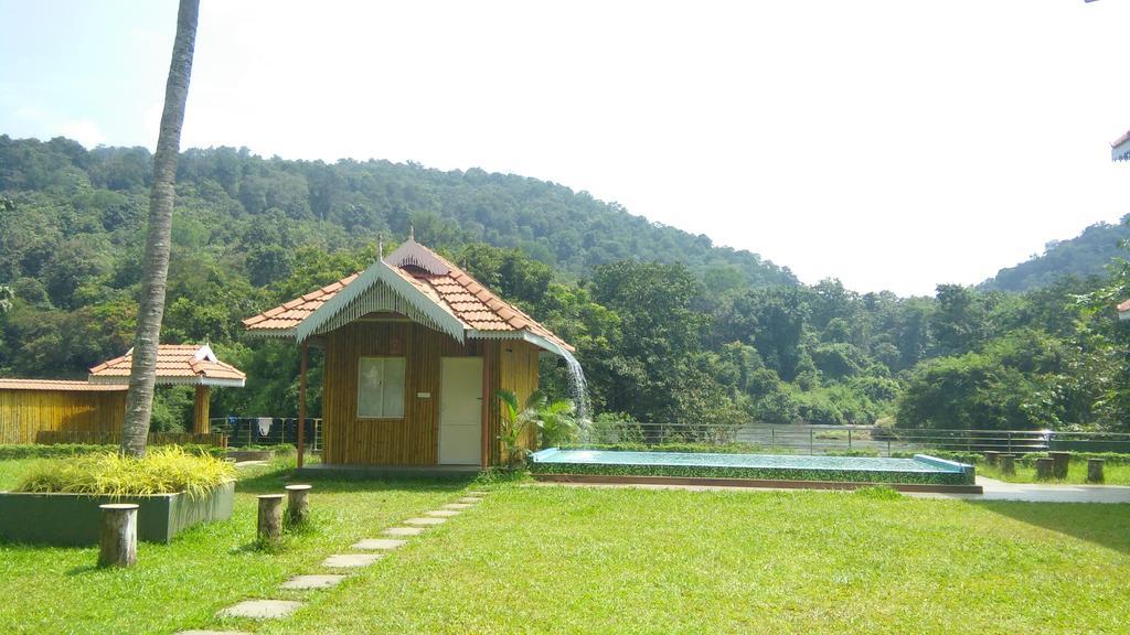 Willow Heights Athirappilly Buitenkant foto