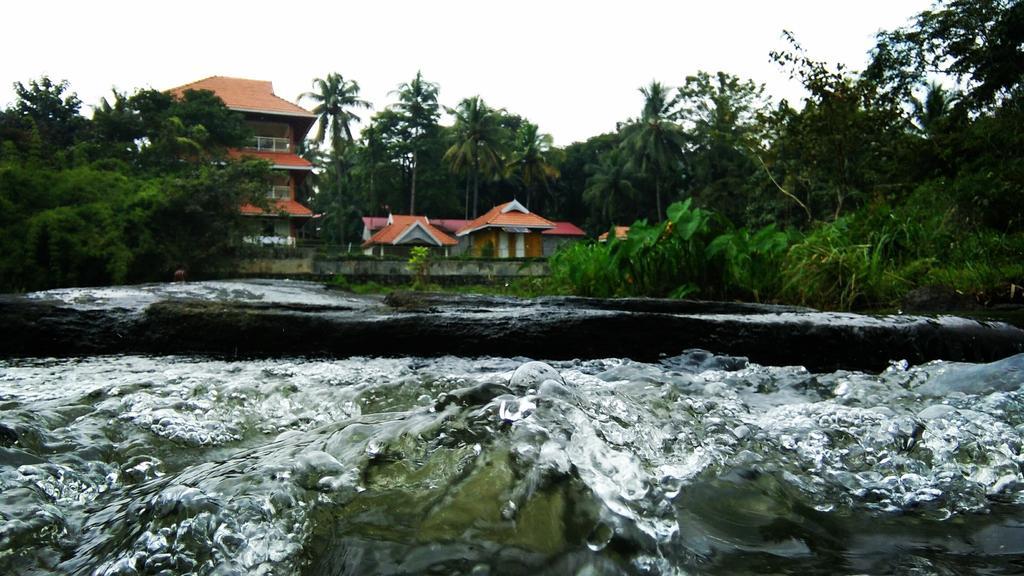 Willow Heights Athirappilly Buitenkant foto