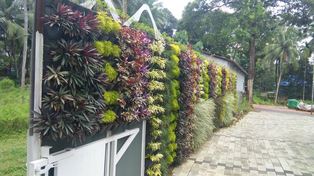 Willow Heights Athirappilly Buitenkant foto