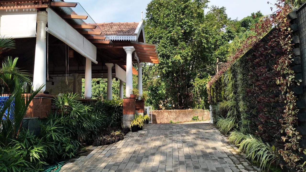 Willow Heights Athirappilly Buitenkant foto