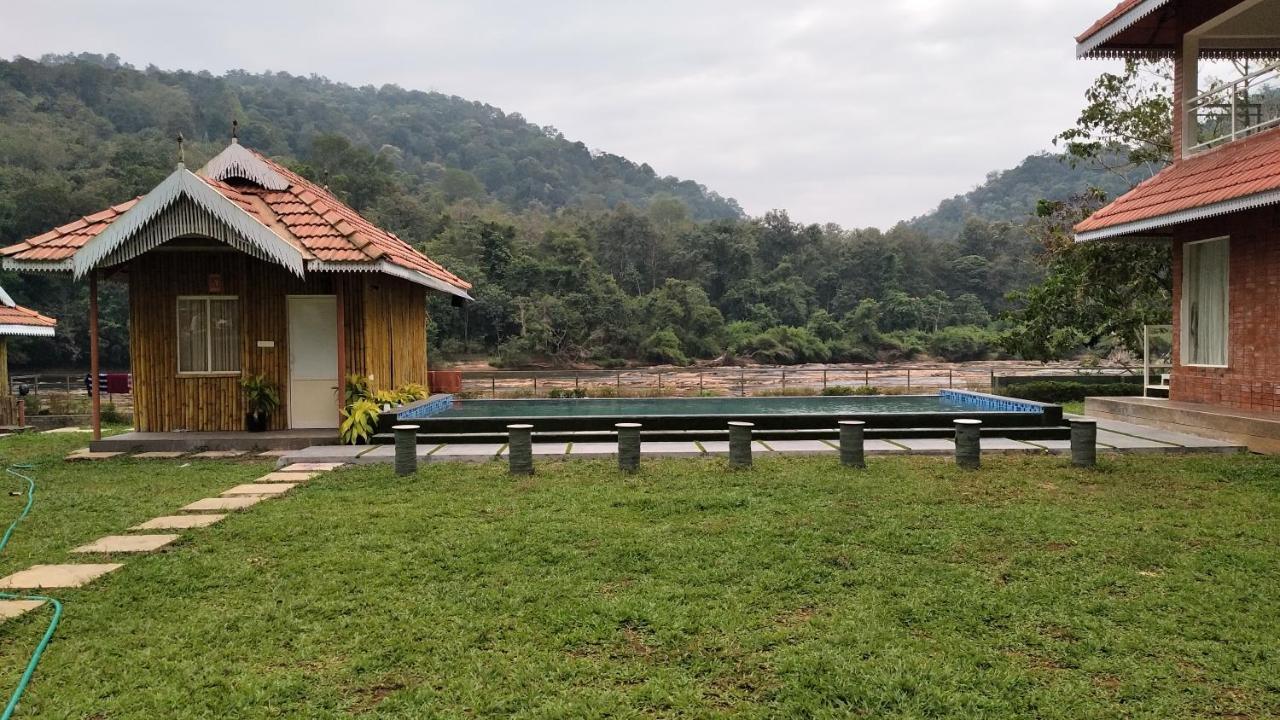 Willow Heights Athirappilly Buitenkant foto