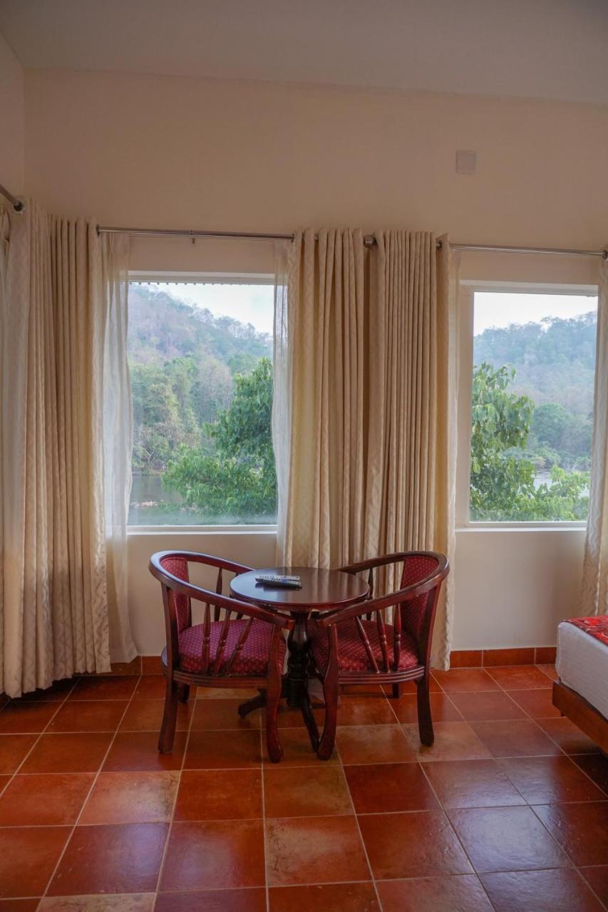 Willow Heights Athirappilly Buitenkant foto