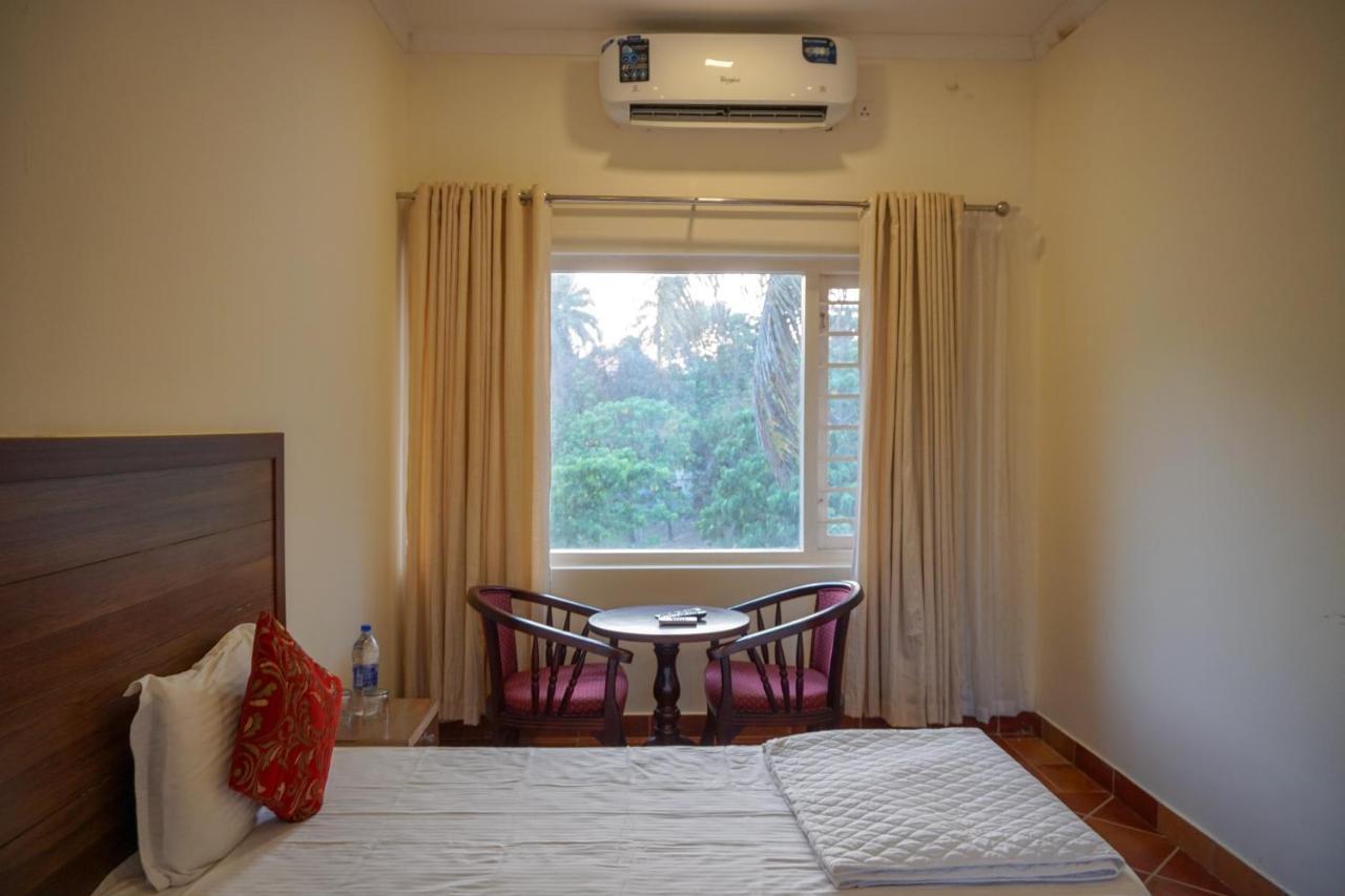 Willow Heights Athirappilly Buitenkant foto