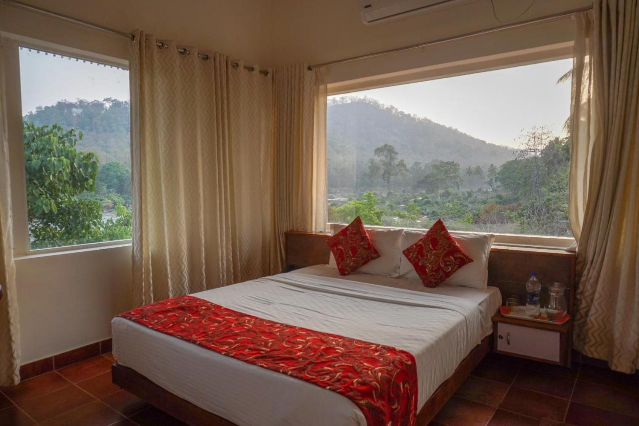 Willow Heights Athirappilly Buitenkant foto