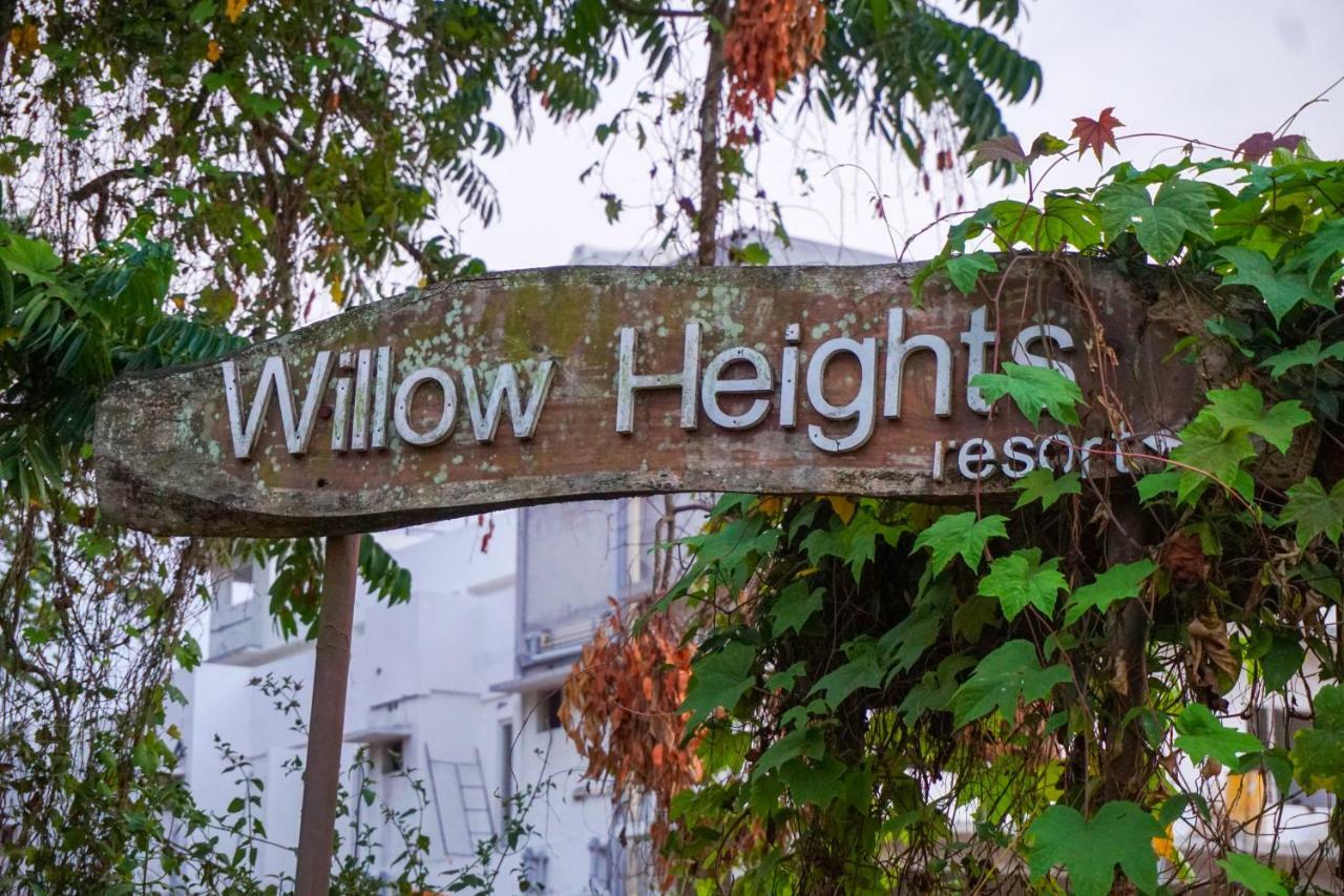Willow Heights Athirappilly Buitenkant foto